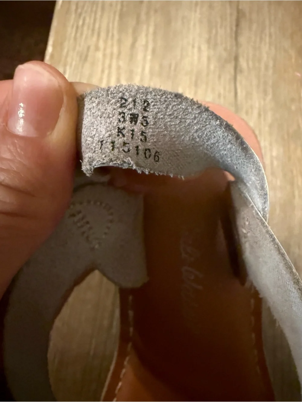 Salt Water by Hoy silver leather t-thong sandals size 3